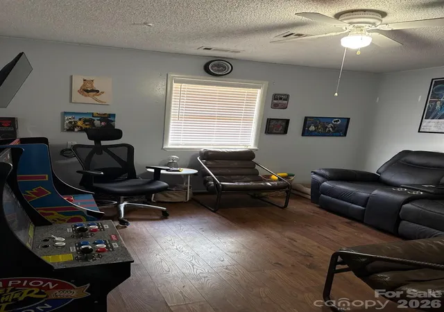 Photo 3 of Single family home for sale at 169 Bob Cat Spur Ln, Hendersonville, NC 28792 | MLS# 4427534 | Listing updated on 2026-09-29