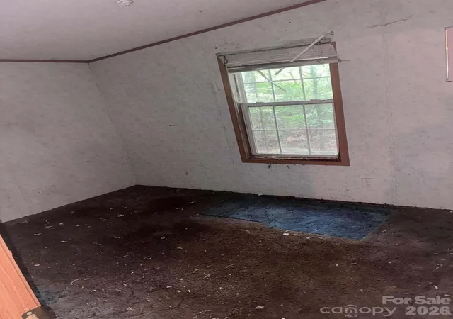 Photo 4 of Single family home for sale at 169 Bob Cat Spur Ln, Hendersonville, NC 28792 | MLS# 4427534 | Listing updated on 2026-09-28