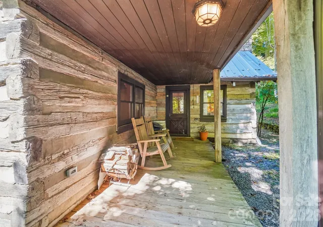 Photo 4 of Single family home for sale at 988 English Ridge Dr, Mars Hill, NC 28754 | MLS# 4427537 | Listing updated on 2026-09-28