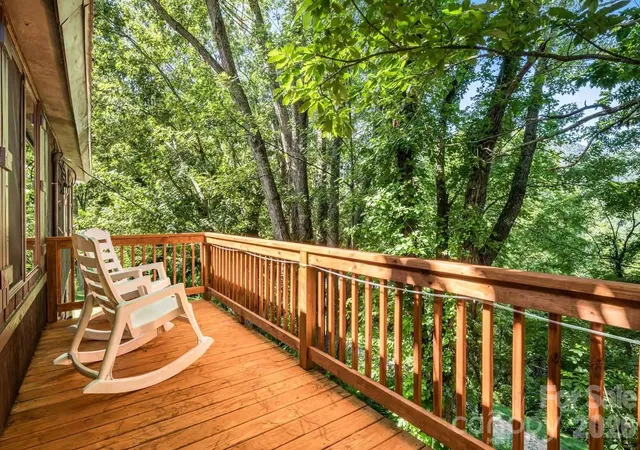 Photo 3 of Single family home for sale at 193 Shadow Ln, Waynesville, NC 28786 | MLS# 4427540 | Listing updated on 2026-10-02
