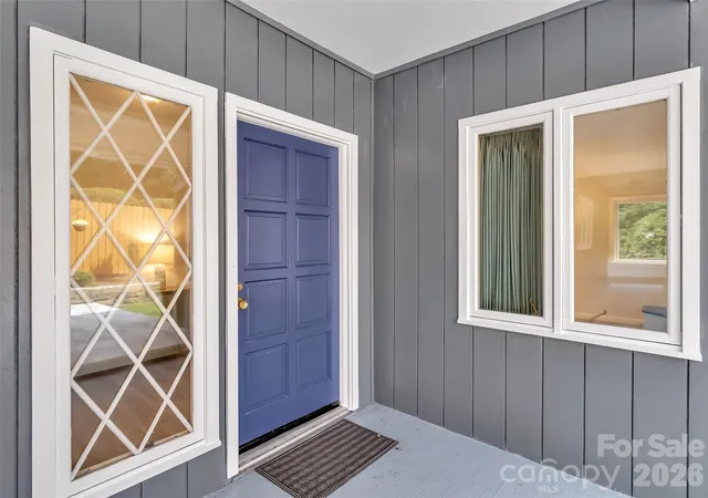 Photo 4 of Single family home for sale at 354 Woodside Cir, Waynesville, NC 28786 | MLS# 4427555 | Listing updated on 2026-09-29
