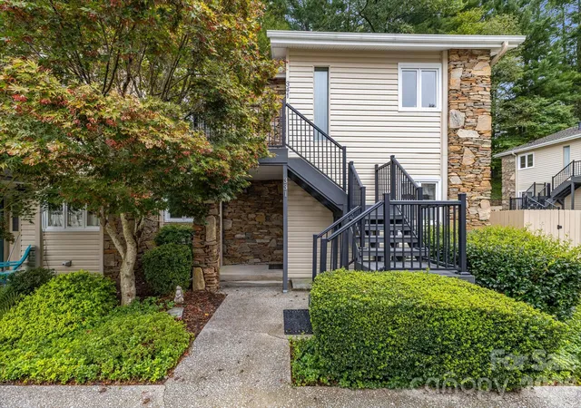 Condo for sale at 341 N Britton Crk Ct, Hendersonville, NC 28791 | MLS# 4427557