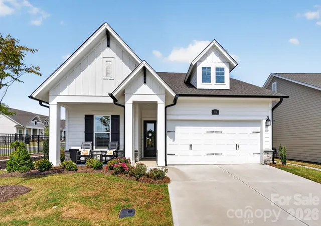 Photo 1 of Single family home for sale at 1018 Lowland Way, Waxhaw, NC 28173 | MLS# 4427578 | Listing updated on 2026-10-03
