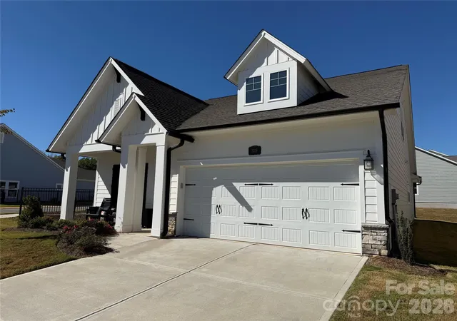 Photo 4 of Single family home for sale at 1018 Lowland Way, Waxhaw, NC 28173 | MLS# 4427578 | Listing updated on 2026-10-03