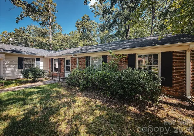 Photo 1 of Single family home for sale at 5500 Whippoorwill St, Durham, NC 27704 | MLS# 4427582 | Listing updated on 2026-10-01