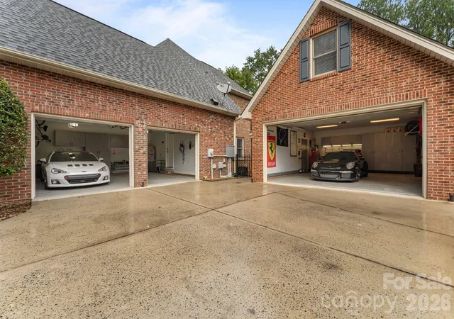 Photo 3 of Single family home for sale at 2908 Ed Reid St, Charlotte, NC 28216 | MLS# 4427584 | Listing updated on 2026-10-05