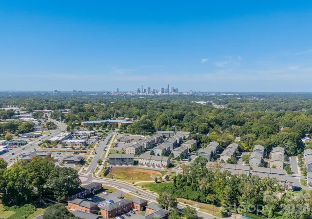 Photo 37 of Townhouse for sale at 4040 Hidden Oaks Dr, Charlotte, NC 28205 | MLS# 4427589 | Listing updated on 2026-10-02