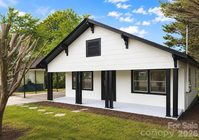 Photo 1 of Single family home for sale at 113 Mountain View St, Morganton, NC 28655 | MLS# 4427591 | Listing updated on 2026-09-24