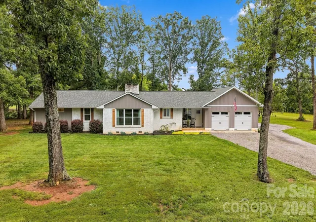Photo 3 of Single family home for sale at 118 Chestnut Oak Rd, Union Grove, NC 28689 | MLS# 4427592 | Listing updated on 2026-10-01