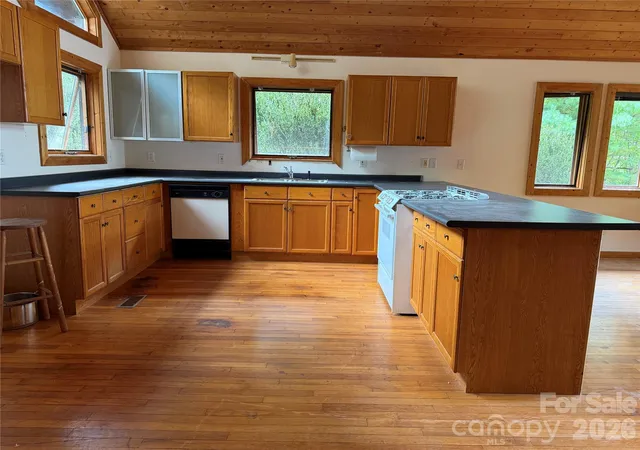 Photo 4 of Single family home for sale at 697 Grassy Mountain Rd, Little Switzerland, NC 28749 | MLS# 4427635 | Listing updated on 2026-10-03