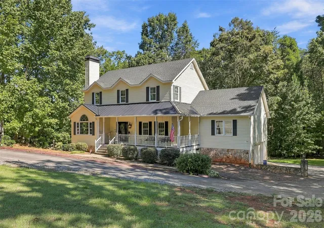 Photo 1 of Single family home for sale at 6227 Winds Ct, Clover, SC 29710 | MLS# 4427648 | Listing updated on 2026-10-08