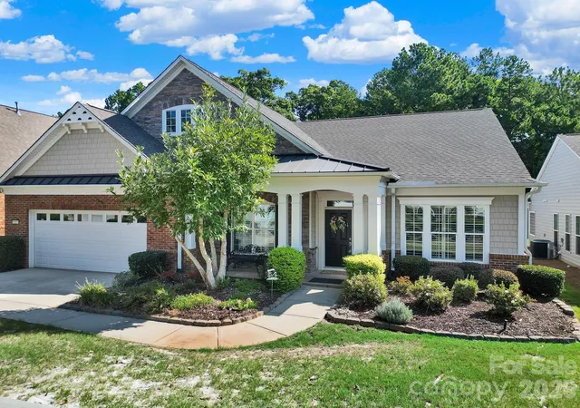 Photo 1 of Single family home for sale at 9287 Whistling Straits Dr, Fort Mill, SC 29707 | MLS# 4427649 | Listing updated on 2026-09-26