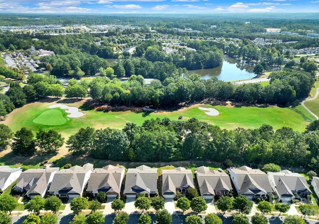 Photo 2 of Single family home for sale at 9287 Whistling Straits Dr, Fort Mill, SC 29707 | MLS# 4427649 | Listing updated on 2026-09-26