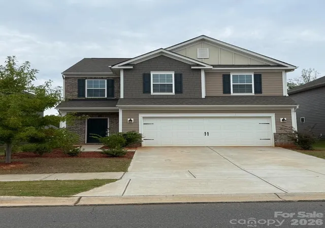 Photo 1 of Single family home for sale at 352 Runner Stone Ln, Fort Mill, SC 29715 | MLS# 4427650 | Listing updated on 2026-10-04