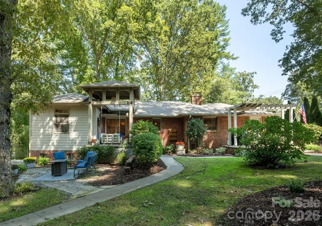 Photo 3 of Single family home for sale at 275 S Rugby Rd, Hendersonville, NC 28791 | MLS# 4427655 | Listing updated on 2026-09-27