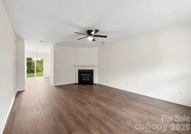 Photo 3 of Single family home for sale at 2824 Easton Knoll Dr, Dallas, NC 28034 | MLS# 4427656 | Listing updated on 2026-10-07