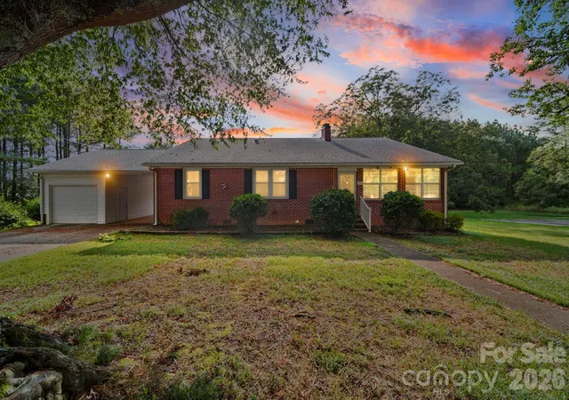 Photo 1 of Single family home for sale at 311 Old Nc 277 Loop Rd, Dallas, NC 28034 | MLS# 4427660 | Listing updated on 2026-09-25