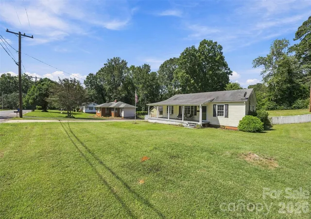 Photo 2 of Single family home for sale at 222 Wiley Ave, York, SC 29745 | MLS# 4427662 | Listing updated on 2026-09-23
