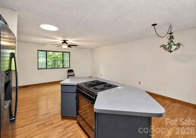 Photo 4 of Single family home for sale at 8 Shadywood Cir, Asheville, NC 28803 | MLS# 4427665 | Listing updated on 2026-09-25