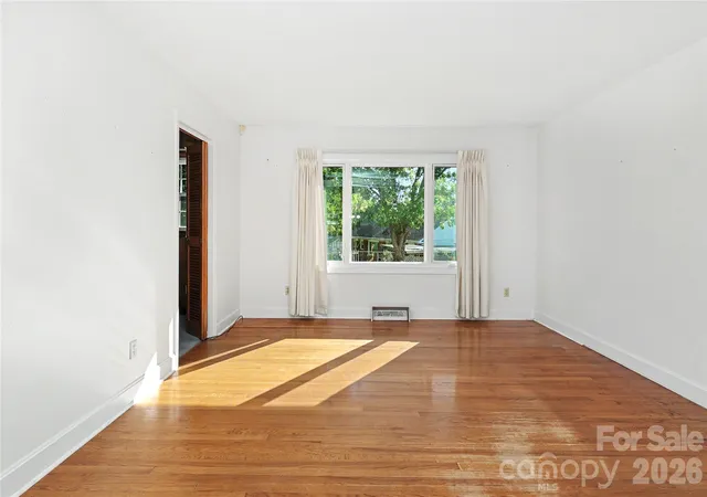 Photo 2 of Single family home for sale at 7331 Briardale Dr, Charlotte, NC 28212 | MLS# 4427666 | Listing updated on 2026-10-01