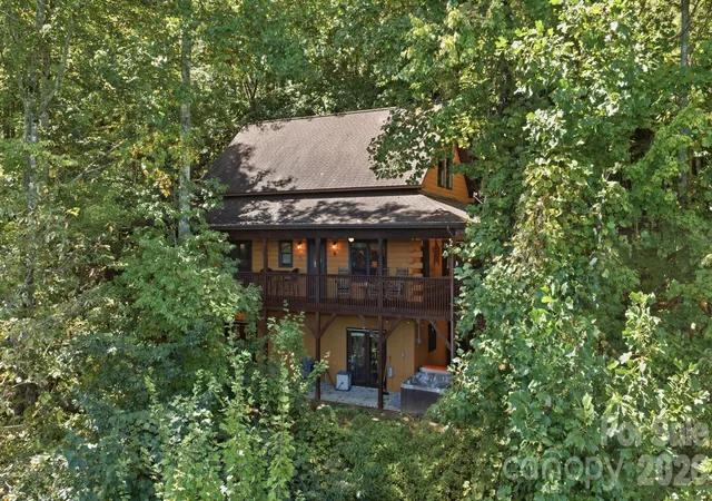 Photo 2 of Single family home for sale at 355 Oak Ridge Ln, Whittier, NC 28789 | MLS# 4427671 | Listing updated on 2026-10-05