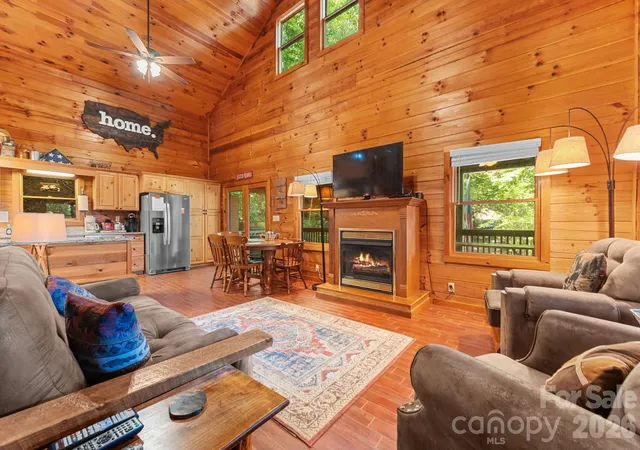 Photo 3 of Single family home for sale at 355 Oak Ridge Ln, Whittier, NC 28789 | MLS# 4427671 | Listing updated on 2026-10-05