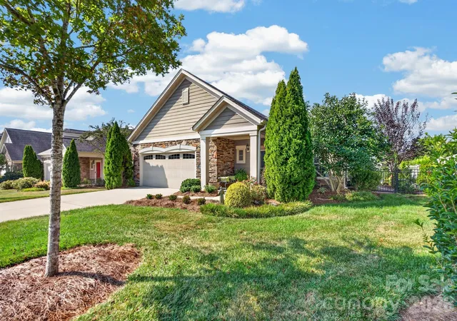 Photo 1 of Single family home for sale at 1313 Haywood Park Dr, Waxhaw, NC 28173 | MLS# 4427675 | Listing updated on 2026-10-02