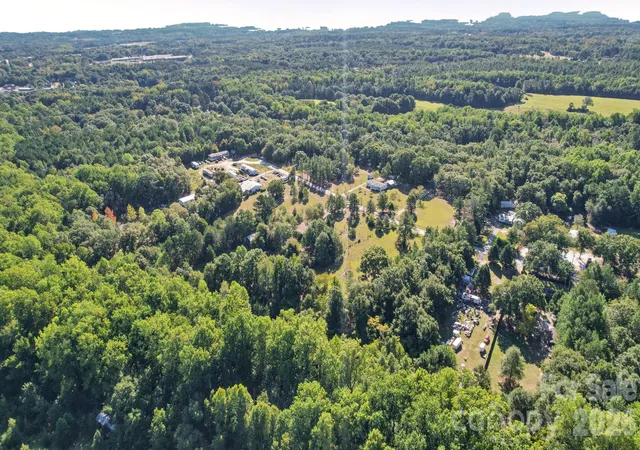 Photo 3 of Single family home for sale at 351 Twin Brk Ln, Pageland, SC 29728 | MLS# 4427678 | Listing updated on 2026-10-03