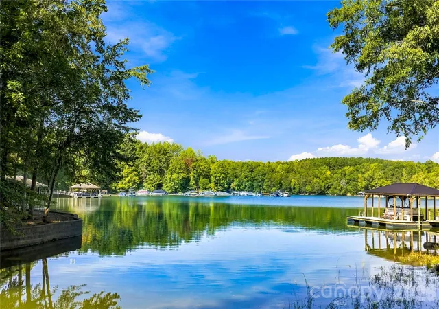Photo 2 of Single family home for sale at 2227 Metcalf Dr, Sherrills Ford, NC 28673 | MLS# 4427696 | Listing updated on 2026-10-08