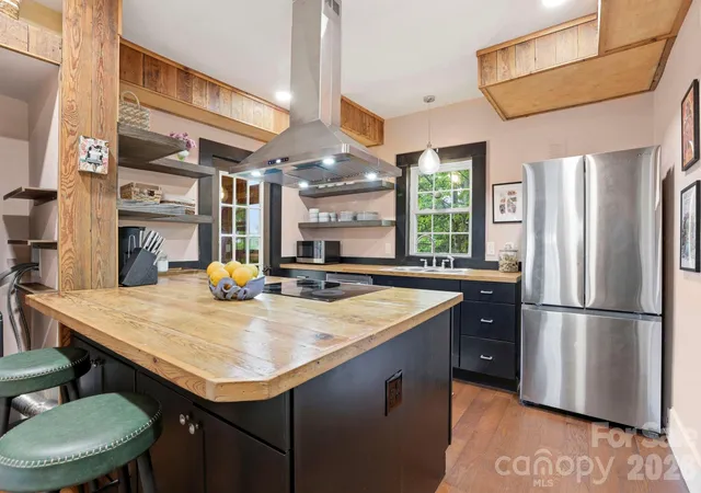 Photo 3 of Single family home for sale at 60 Roberts St, Asheville, NC 28801 | MLS# 4427697 | Listing updated on 2026-09-27
