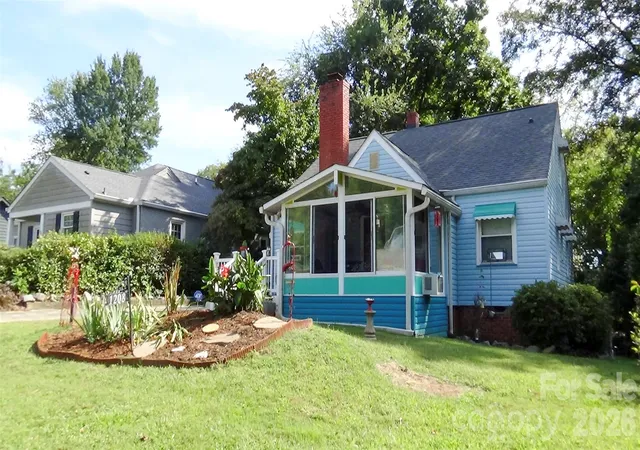 Photo 2 of Single family home for sale at 1208 Dade St, Charlotte, NC 28205 | MLS# 4427699 | Listing updated on 2026-10-01
