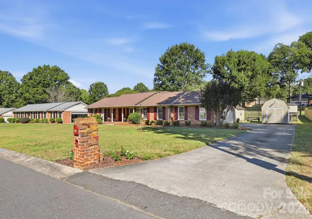 Photo 3 of Single family home for sale at 8317 Fallsdale Dr, Charlotte, NC 28214 | MLS# 4427702 | Listing updated on 2026-10-04