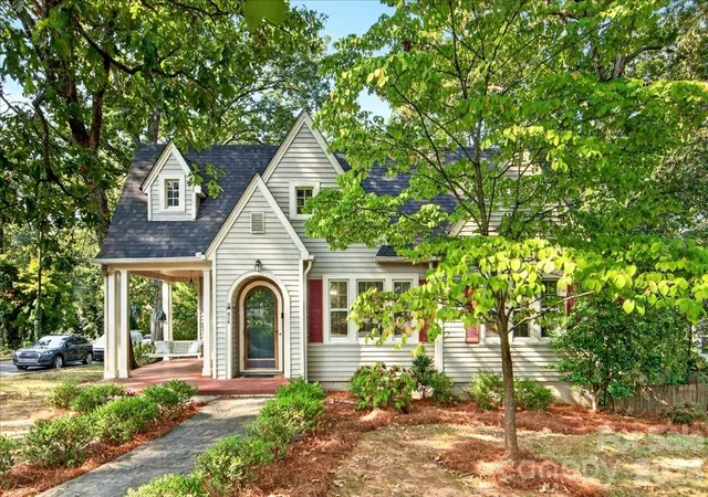 Photo 1 of Single family home for sale at 914 S Johnson St, Monroe, NC 28112 | MLS# 4427705 | Listing updated on 2026-09-29