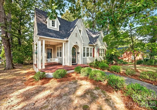 Photo 2 of Single family home for sale at 914 S Johnson St, Monroe, NC 28112 | MLS# 4427705 | Listing updated on 2026-09-29