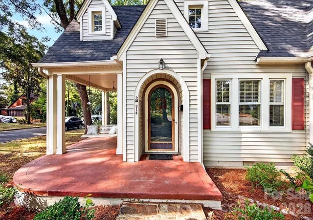 Photo 3 of Single family home for sale at 914 S Johnson St, Monroe, NC 28112 | MLS# 4427705 | Listing updated on 2026-09-29