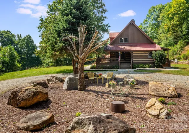 Photo 4 of Single family home for sale at 291 Haw View, Mars Hill, NC 28754 | MLS# 4427714 | Listing updated on 2026-10-09