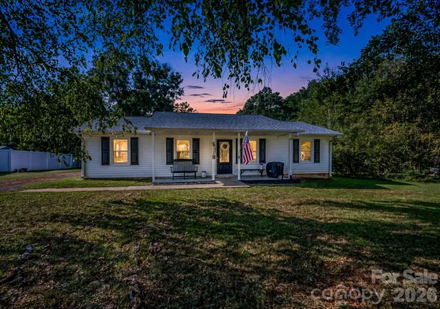 Single family home for sale at 123 Strawberry Dr, Inman, SC 29349 | MLS# 4427717