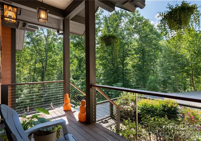 Photo 4 of Single family home for sale at 95 Merrills Chase Rd, Asheville, NC 28803 | MLS# 4427721 | Listing updated on 2026-10-29