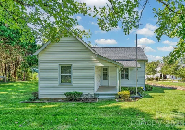 Single family home for sale at 1704 Carolina Country Clb Rd, Spartanburg, SC 29306 | MLS# 4427722