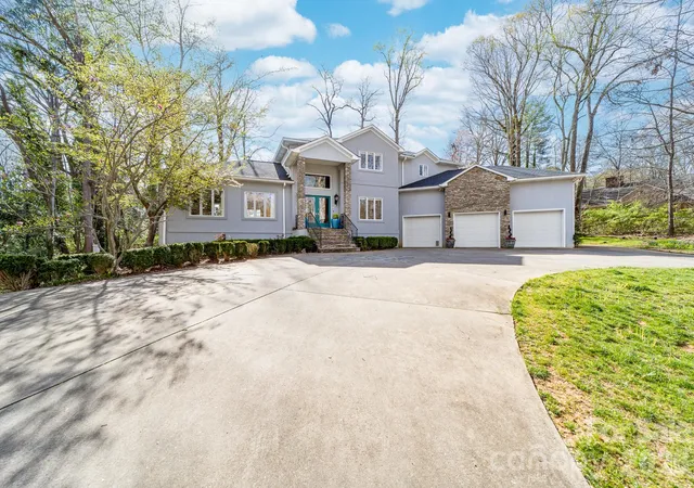 Photo 3 of Single family home for sale at 206 Vauxhall Dr, Shelby, NC 28150 | MLS# 4427731 | Listing updated on 2026-09-25