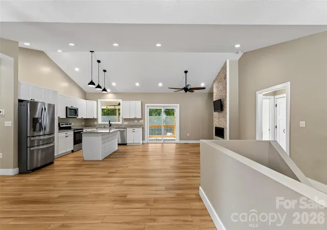 Photo 4 of Single family home for sale at 131 Ridge Rd, Candler, NC 28715 | MLS# 4427732 | Listing updated on 2026-09-30