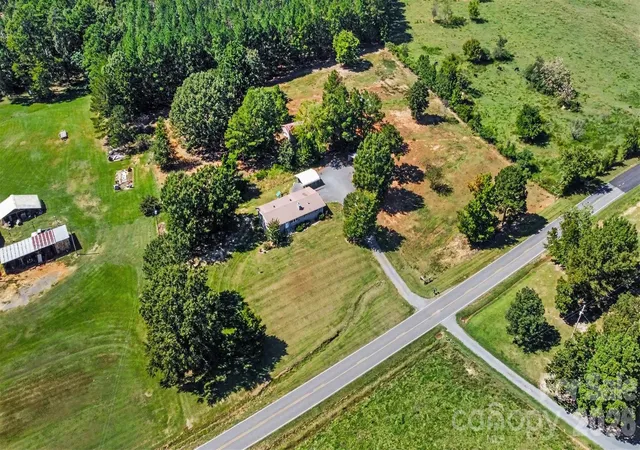 Photo 4 of Single family home for sale at 8121 Old Davis Rd, Norwood, NC 28128 | MLS# 4427733 | Listing updated on 2026-10-07