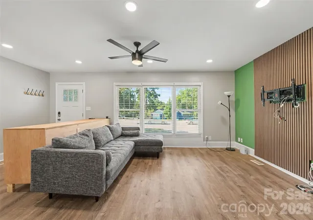 Photo 3 of Single family home for sale at 447 E Woodlawn Rd, Charlotte, NC 28209 | MLS# 4427736 | Listing updated on 2026-09-30