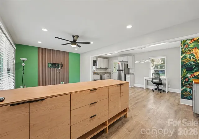 Photo 4 of Single family home for sale at 447 E Woodlawn Rd, Charlotte, NC 28209 | MLS# 4427736 | Listing updated on 2026-09-30