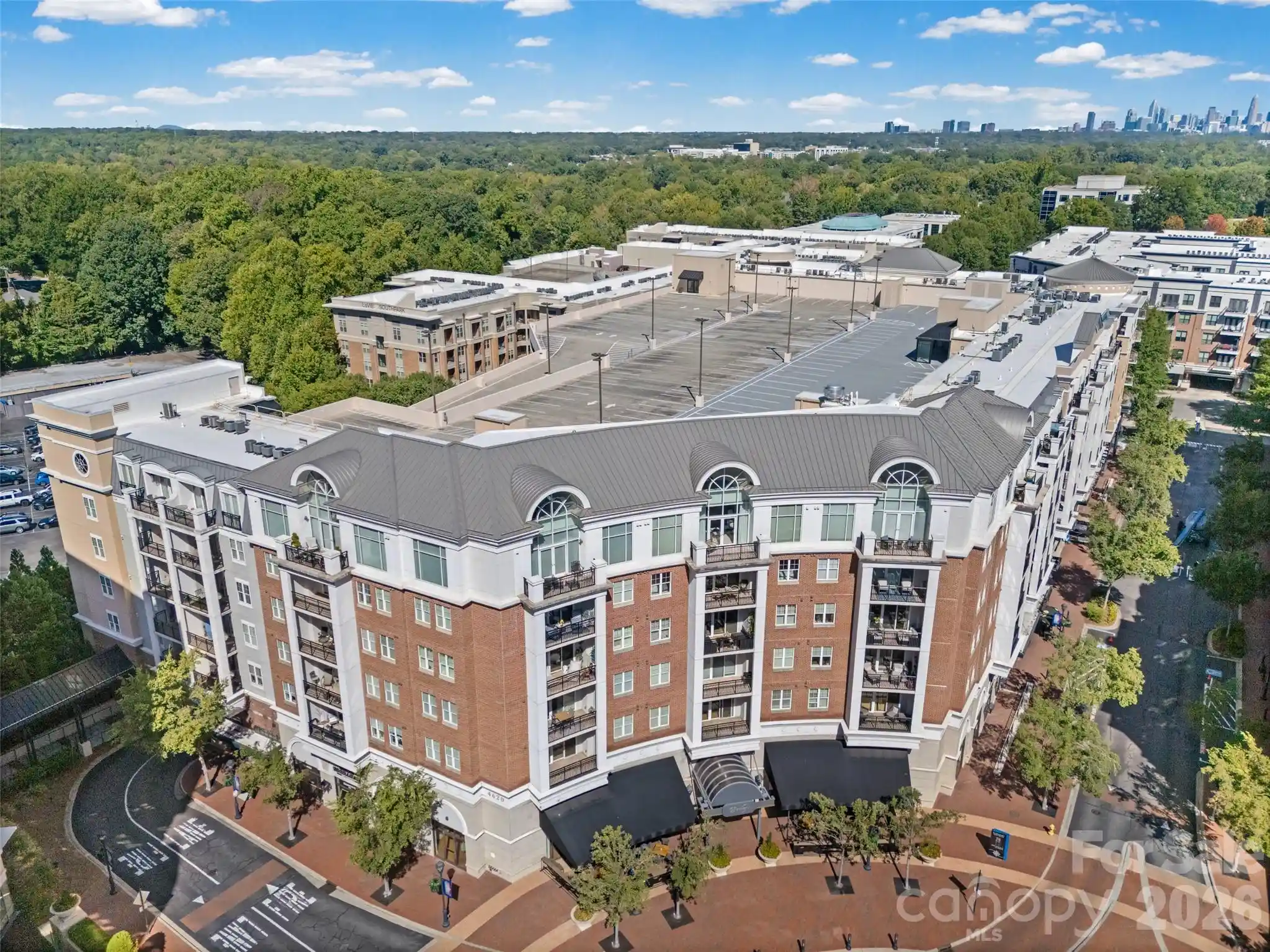 Listing Photo 1 - Condo for sale in 4620 Piedmont Row Dr W located at 4620 Piedmont Row Dr W, Charlotte, NC 28210 - Unit #302