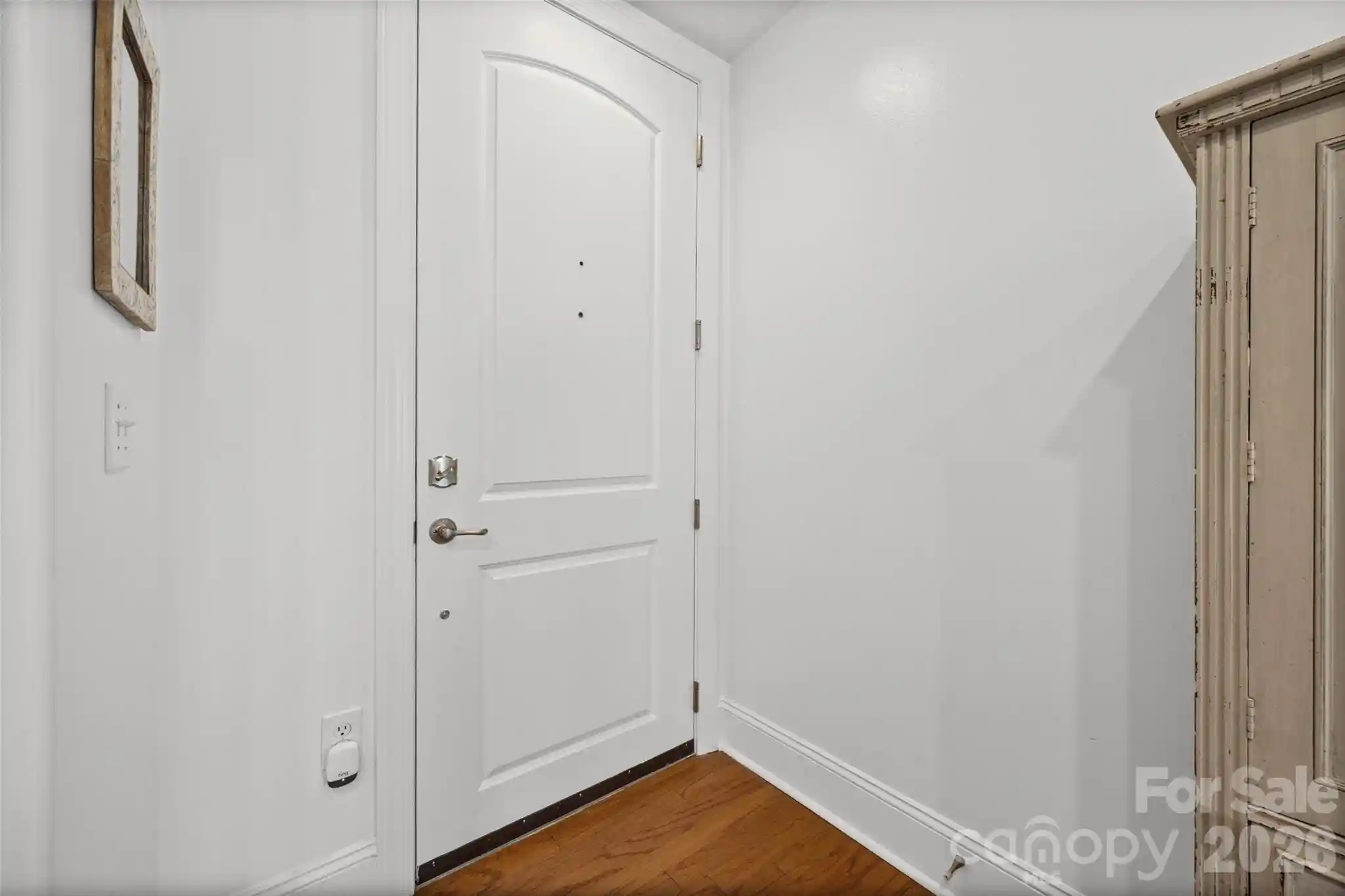 Listing Photo 2 - Condo for sale in 4620 Piedmont Row Dr W located at 4620 Piedmont Row Dr W, Charlotte, NC 28210 - Unit #302