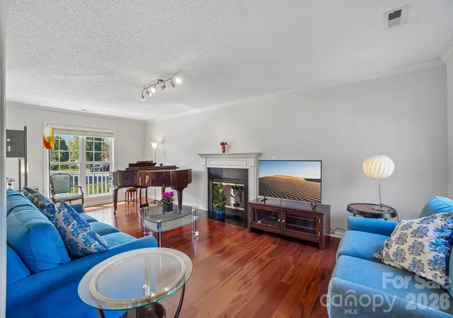 Photo 4 of Single family home for sale at 206 Rolling Meadow Rd, Fletcher, NC 28732 | MLS# 4427765 | Listing updated on 2026-10-04