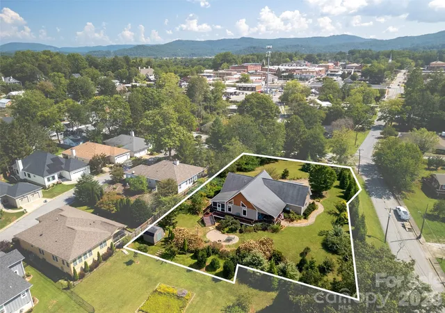 Photo 2 of Sale Pending at 90 S Oaklawn Ave, Brevard, NC 28712 | MLS# 4427770 | Listing updated on 2026-09-26