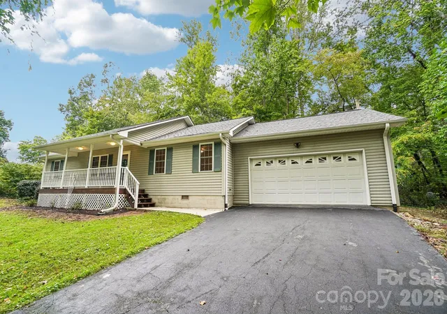 Photo 3 of Single family home for sale at 251 Angeline Dr, Mills River, NC 28759 | MLS# 4427780 | Listing updated on 2026-09-26