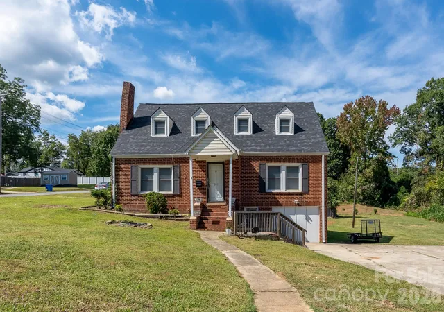 Photo 1 of Single family home for sale at 201 Cleveland Ave, Kings Mountain, NC 28086 | MLS# 4427782 | Listing updated on 2026-10-03